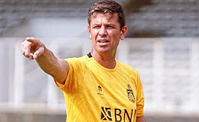 HAGL bất ngờ chiêu mộ HLV Brazil